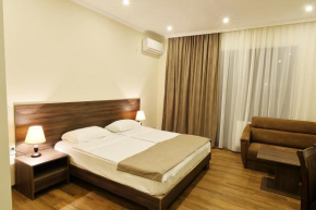  MGK Hotel  Тбилиси
